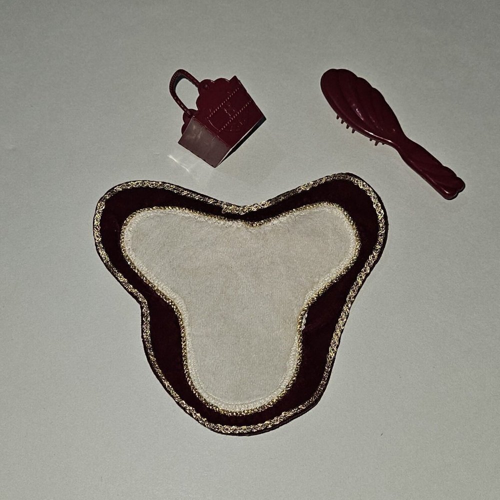 Barbie Horse Stable Burgundy Riding Blanket Basket Brush Lot Walking Beauty
